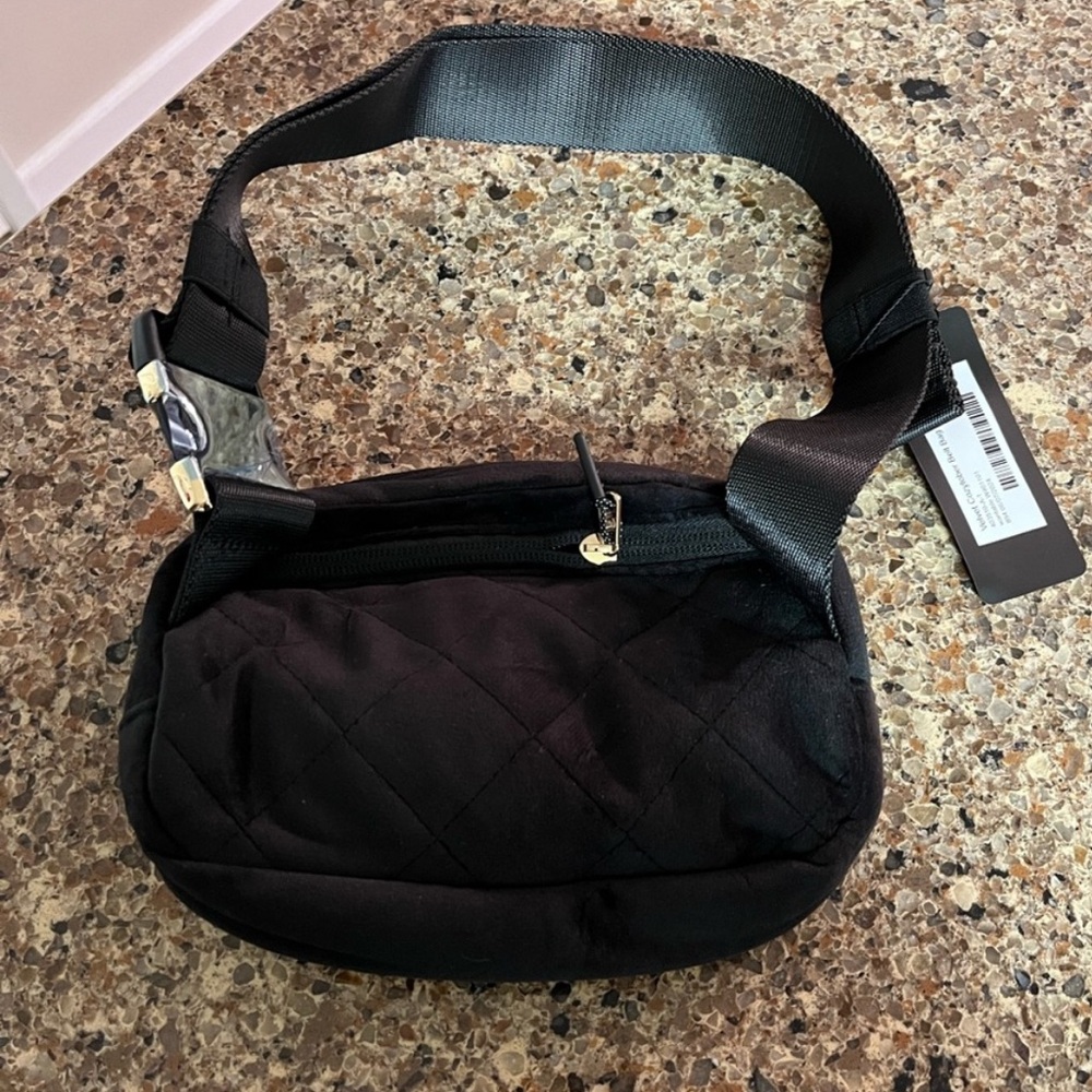 NEW W by Wantable 
Quilted Black Crossbody Bag
Adjustable buckle
Travel resort - Picture 2 of 4
